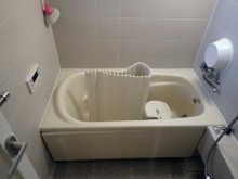 マグネットがつく壁パネルでお掃除もラクラク! マグネットがつく壁パネルでお掃除もラクラク!